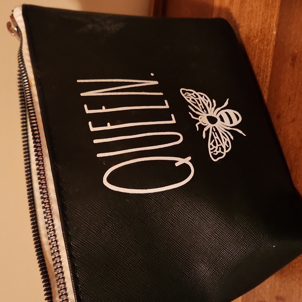 Black 'Queen' Pouch with Bee Design - Picture 2 of 7